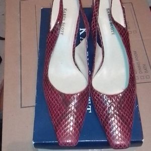 Karen Scott "Mason" Heels